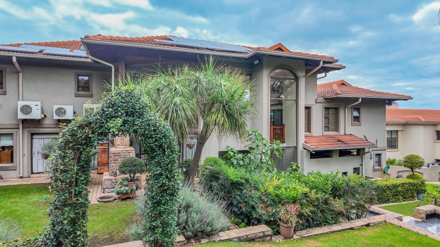 5 Bedroom Property for Sale in Birdwood Estate North West
